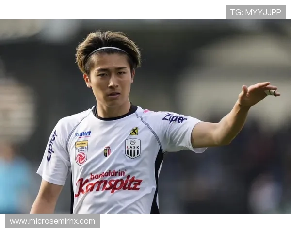 [法甲]兰斯队边路中 中村敬斗头球破门.